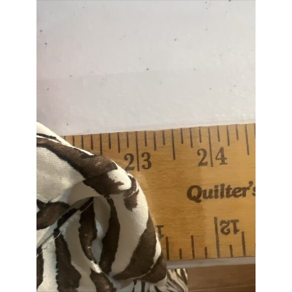 Chico's 2 chicos large Paw Animal Print Ruffle Trim Stretch Chino Jacket - Picture 10 of 13